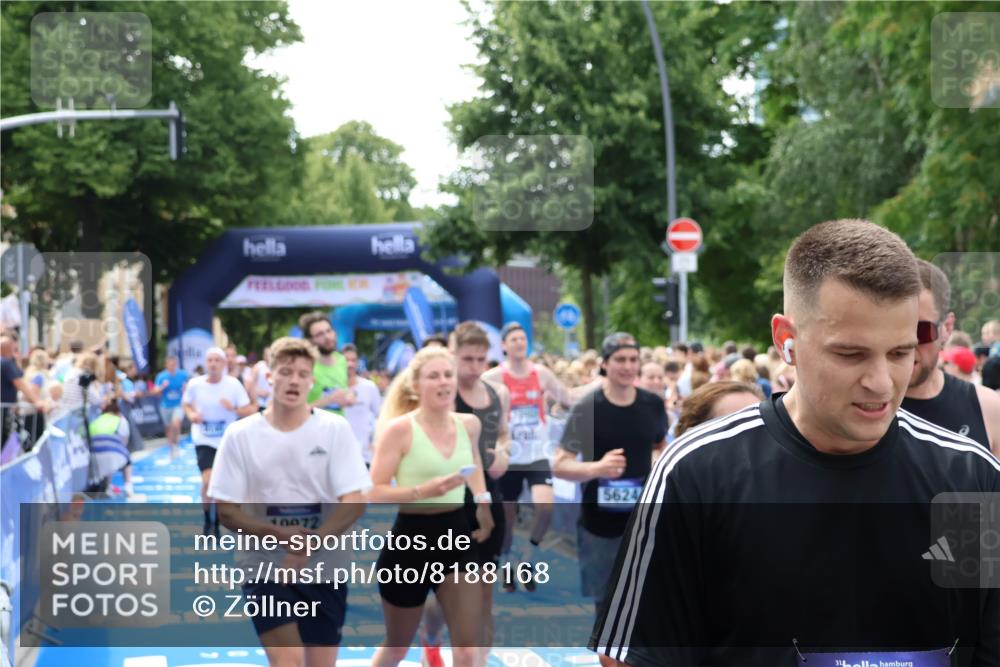 29.06.2025 - hella hamburg halbmarathon Zöllner http://msf.ph/oto/8188168 29.06.2025 10:43:58 Ziel 3697, 3907, 4981, 5624, 5692, 8063, 8145, 8900, 9043, 10493, 10596, 11809, 12438, 12966, 14861, 15383, 16549, 17376, 17403, 18678 meine-sportfotos.de