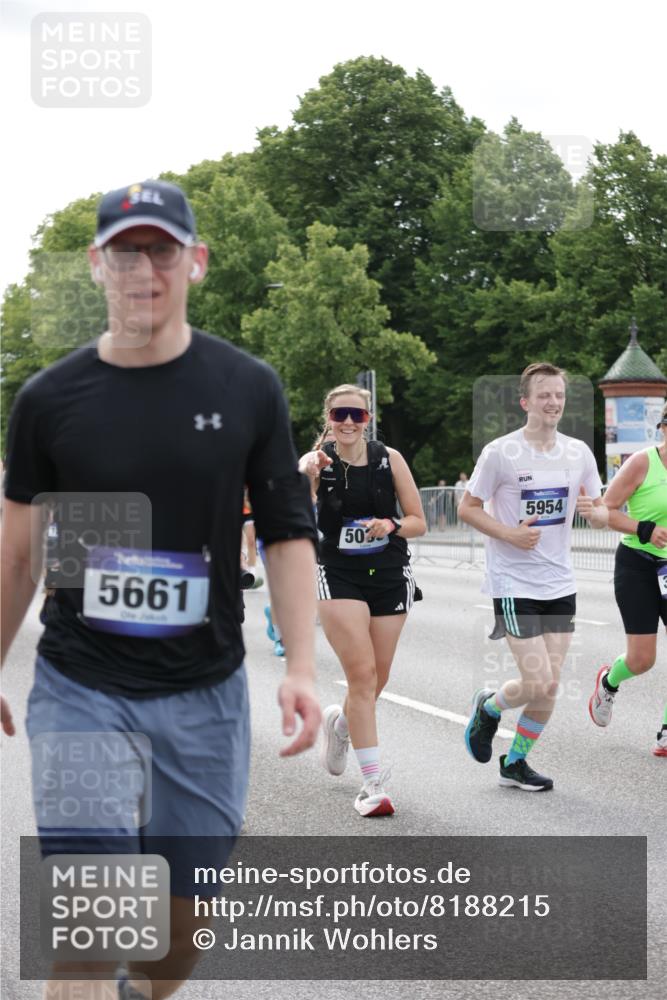 29.06.2025 - hella hamburg halbmarathon Jannik Wohlers http://msf.ph/oto/8188215 29.06.2025 10:23:43 Lombardsbrücke 1005, 1009, 1389, 1444, 3013, 3185, 3285, 3579, 4597, 4684, 4993, 5039, 5258, 5260, 5661, 5954, 7013, 7426, 7920, 8141, 8187, 8502, 8717, 9217, 11306, 11347, 11415, 14433, 14439, 14824, 15352, 15456, 16345, 16861, 17147, 17262, 17414, 17559, 17560, 17595, 18109, 18132, 18210 meine-sportfotos.de
