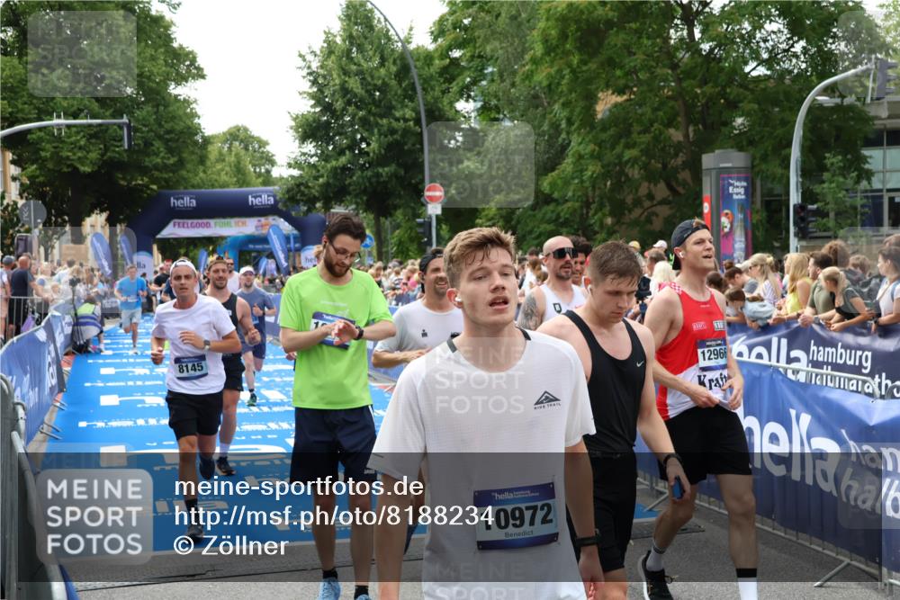 29.06.2025 - hella hamburg halbmarathon Zöllner http://msf.ph/oto/8188234 29.06.2025 10:44:01 Ziel 1558, 3907, 4981, 6705, 8063, 8145, 8900, 9081, 10493, 10596, 11809, 12438, 12966, 15383, 16549, 17376, 17403, 17516, 18678 meine-sportfotos.de