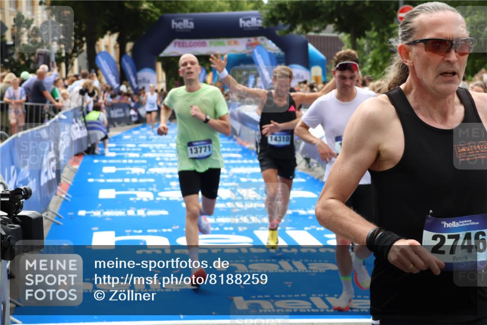 29.06.2025 - hella hamburg halbmarathon Zöllner http://msf.ph/oto/8188259 29.06.2025 10:33:55 Ziel 1743, 2228, 2243, 10865, 13771, 14310, 14466, 15500, 16243 meine-sportfotos.de