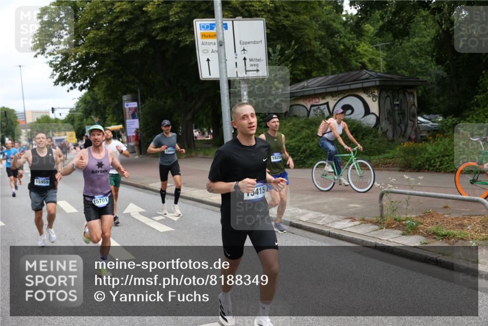 29.06.2025 - hella hamburg halbmarathon Yannick Fuchs http://msf.ph/oto/8188349 29.06.2025 10:30:31 20KM 1889, 3843, 4062, 6032, 10384, 10477, 10877, 12447, 12462, 12488, 12514, 13252, 13343, 13419, 13798, 14789, 14875, 15161, 15415, 15701, 15959, 16119, 16123, 17612, 17691, 18259, 18841 meine-sportfotos.de