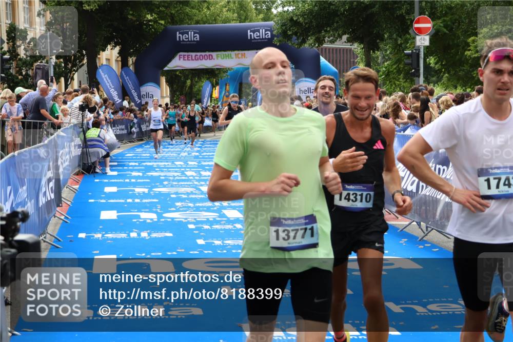 29.06.2025 - hella hamburg halbmarathon Zöllner http://msf.ph/oto/8188399 29.06.2025 10:33:56 Ziel 1743, 2243, 10865, 13771, 14310, 14466, 15500, 16243 meine-sportfotos.de