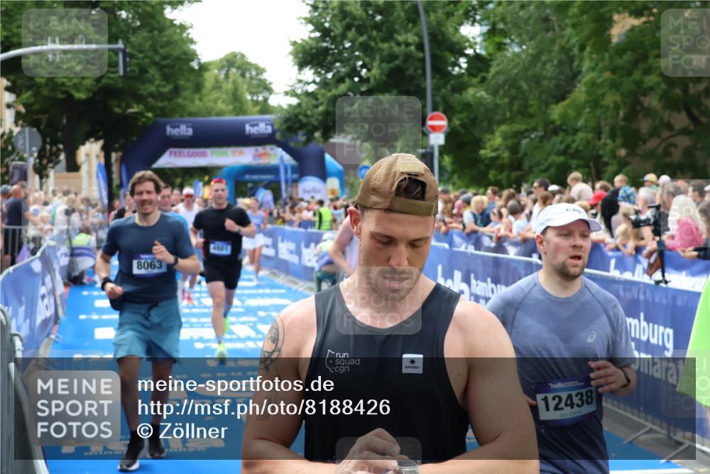29.06.2025 - hella hamburg halbmarathon Zöllner http://msf.ph/oto/8188426 29.06.2025 10:44:05 Ziel 1391, 1558, 2816, 4981, 6705, 8063, 8900, 9081, 10596, 11346, 13123, 15383, 16506, 16697, 17516, 17977, 18004 meine-sportfotos.de