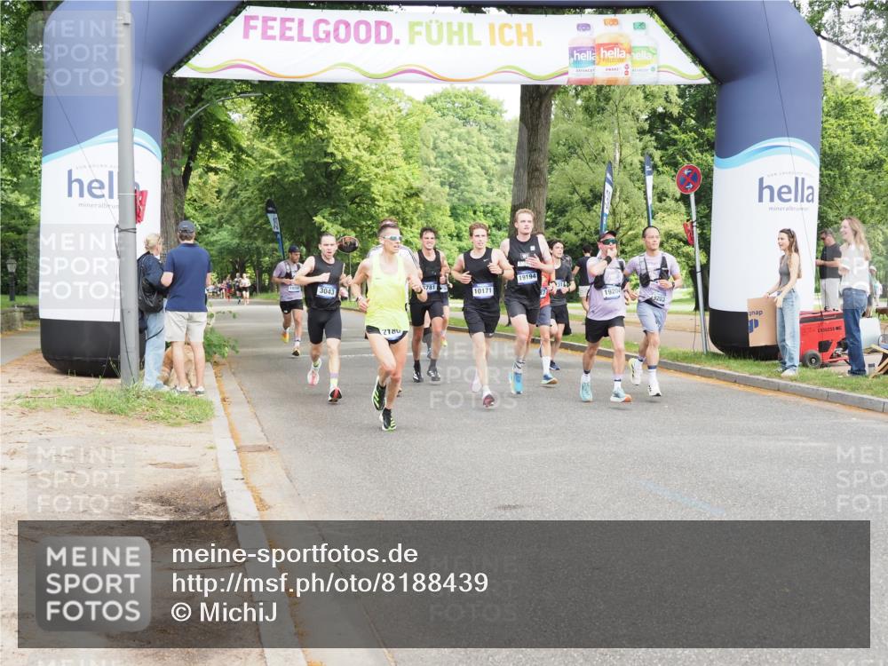29.06.2025 - hella hamburg halbmarathon MichiJ http://msf.ph/oto/8188439 29.06.2025 10:19:13 Zwischen KM18-KM19 2021, 2180, 6781, 9137, 10156, 10171, 13838, 14395, 15253, 15880, 19142, 19203, 19204 meine-sportfotos.de