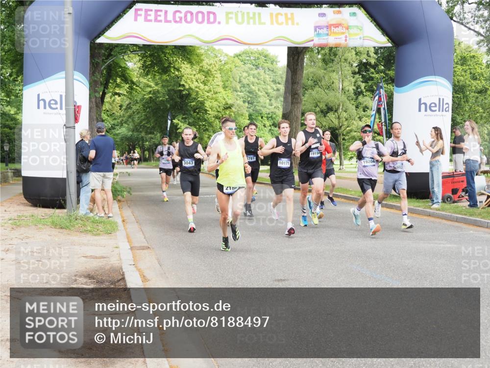 29.06.2025 - hella hamburg halbmarathon MichiJ http://msf.ph/oto/8188497 29.06.2025 10:19:13 Zwischen KM18-KM19 2021, 2180, 6781, 9137, 10156, 10171, 13838, 14395, 15253, 15880, 19142, 19203, 19204 meine-sportfotos.de