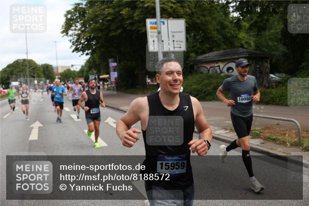 29.06.2025 - hella hamburg halbmarathon Yannick Fuchs http://msf.ph/oto/8188572 29.06.2025 10:30:33 20KM 1889, 3843, 4062, 6032, 10384, 10477, 10877, 12447, 12462, 12488, 12514, 13252, 13343, 13419, 13798, 14789, 14875, 15161, 15415, 15701, 15959, 16119, 16123, 17612, 17691, 18259, 18841 meine-sportfotos.de