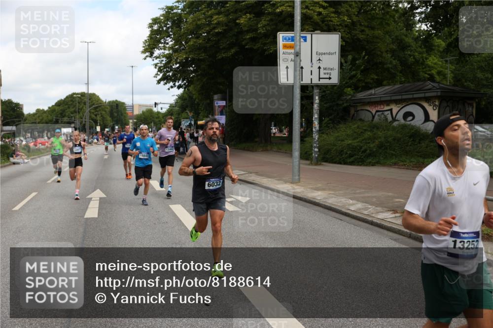 29.06.2025 - hella hamburg halbmarathon Yannick Fuchs http://msf.ph/oto/8188614 29.06.2025 10:30:34 20KM 3843, 4062, 6032, 10384, 10477, 10877, 12447, 12462, 12488, 12514, 13252, 13343, 13419, 14789, 14875, 15161, 15415, 15701, 15959, 16119, 16123, 17329, 17612, 17691, 18259, 18841 meine-sportfotos.de