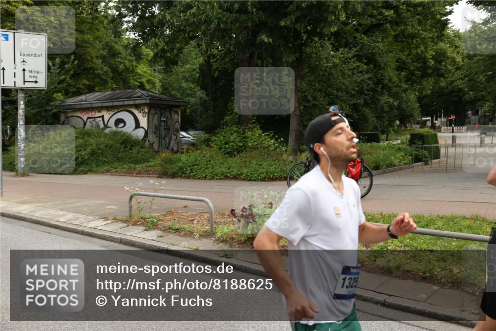 29.06.2025 - hella hamburg halbmarathon Yannick Fuchs http://msf.ph/oto/8188625 29.06.2025 10:30:34 20KM 3843, 4062, 6032, 10384, 10477, 10877, 12447, 12462, 12488, 12514, 13252, 13343, 13419, 14789, 14875, 15161, 15415, 15701, 15959, 16119, 16123, 17329, 17612, 17691, 18259, 18841 meine-sportfotos.de