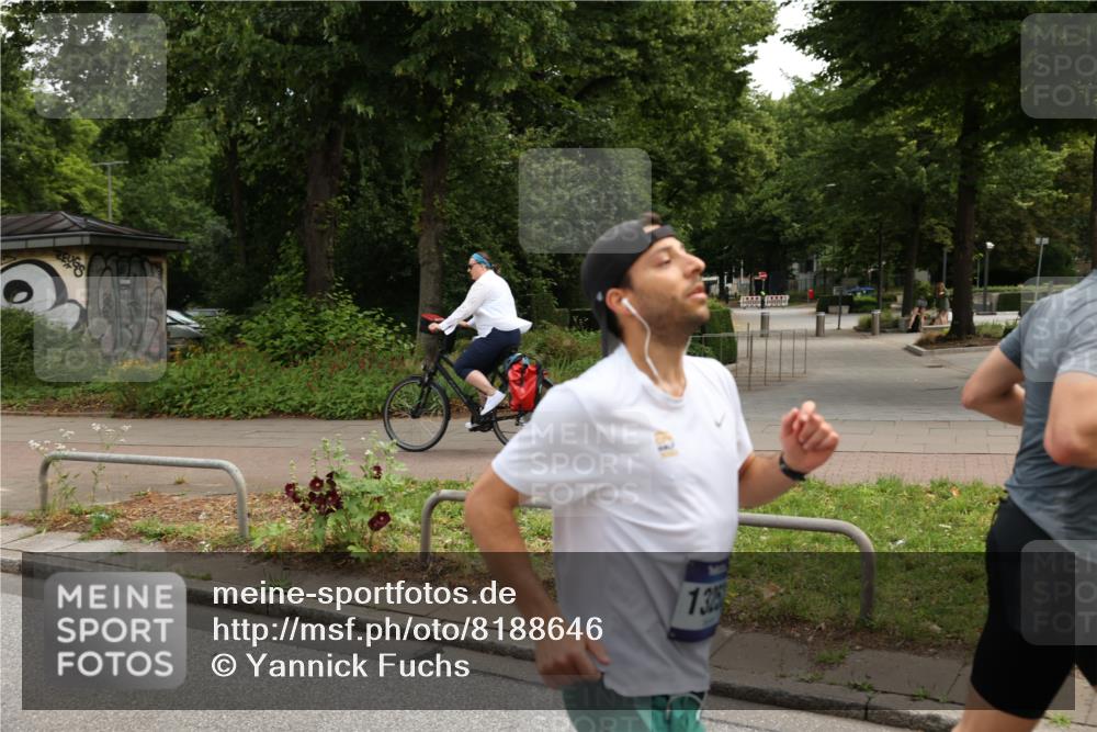 29.06.2025 - hella hamburg halbmarathon Yannick Fuchs http://msf.ph/oto/8188646 29.06.2025 10:30:34 20KM 3843, 4062, 6032, 10384, 10477, 10877, 12447, 12462, 12488, 12514, 13252, 13343, 13419, 14789, 14875, 15161, 15415, 15701, 15959, 16119, 16123, 17329, 17612, 17691, 18259, 18841 meine-sportfotos.de