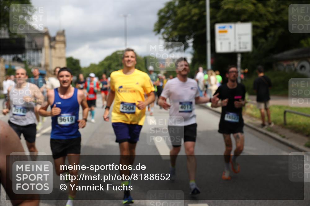 29.06.2025 - hella hamburg halbmarathon Yannick Fuchs http://msf.ph/oto/8188652 29.06.2025 10:43:46 20KM 2013, 2504, 2516, 2592, 2706, 2878, 2889, 2937, 3060, 3543, 3562, 3692, 4017, 4832, 5460, 5978, 6115, 6158, 7100, 7297, 7332, 7657, 8112, 8437, 8454, 8813, 9038, 9126, 9200, 9463, 9491, 9597, 9619, 9695, 9723, 9924, 9965, 10189, 11339, 11340, 11519, 11819, 11977, 12035, 12271, 12670, 13159, 13233, 13688, 13690, 13976, 14526, 14838, 15519, 15523, 15966, 16114, 16653, 16731, 16738, 16843, 16877, 16891, 17001, 17753, 17908, 18058, 18350, 18842, 18926, 18960, 19109 meine-sportfotos.de