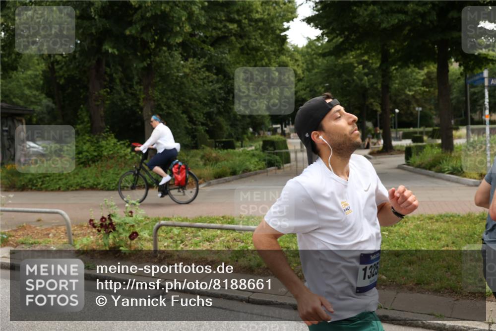 29.06.2025 - hella hamburg halbmarathon Yannick Fuchs http://msf.ph/oto/8188661 29.06.2025 10:30:34 20KM 3843, 4062, 6032, 10384, 10477, 10877, 12447, 12462, 12488, 12514, 13252, 13343, 13419, 14789, 14875, 15161, 15415, 15701, 15959, 16119, 16123, 17329, 17612, 17691, 18259, 18841 meine-sportfotos.de