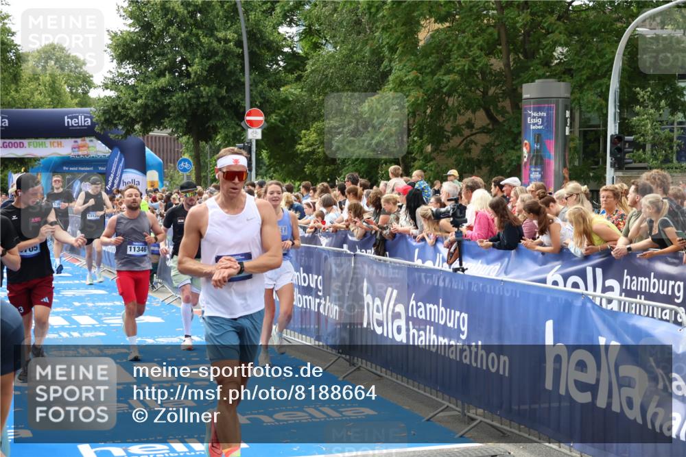29.06.2025 - hella hamburg halbmarathon Zöllner http://msf.ph/oto/8188664 29.06.2025 10:44:09 Ziel 1391, 1558, 2816, 3021, 5231, 6705, 9081, 9633, 10193, 10930, 11346, 13123, 16506, 16648, 16697, 17516, 17748, 17977, 18004 meine-sportfotos.de