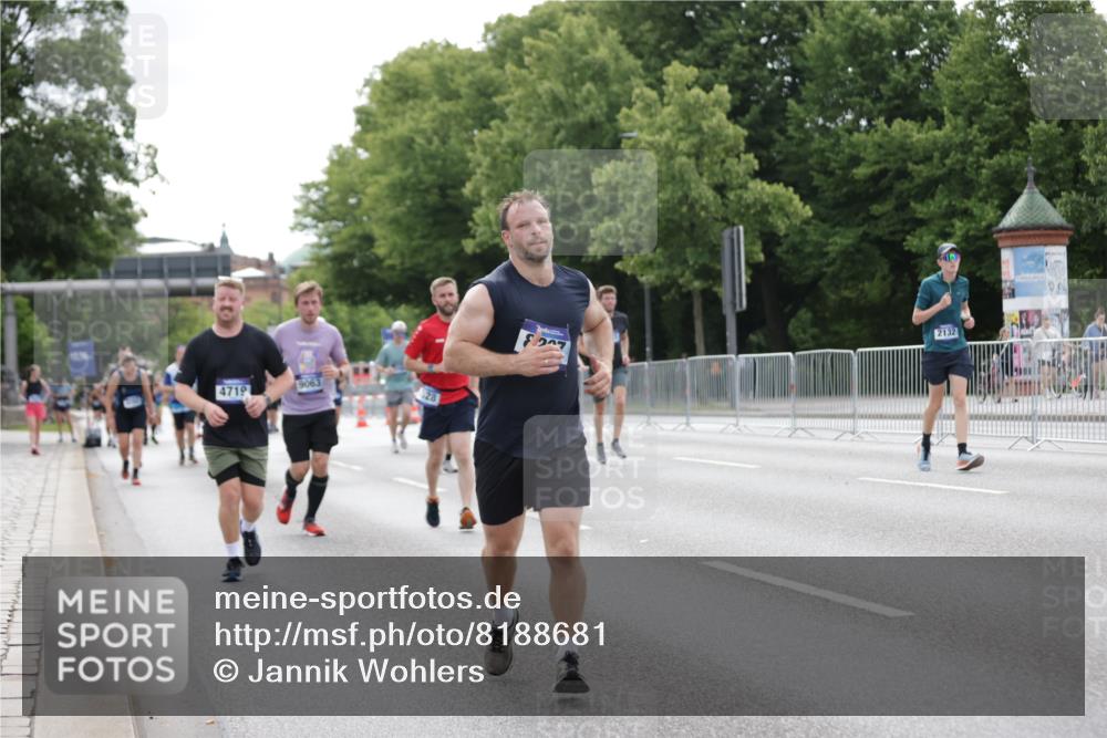 29.06.2025 - hella hamburg halbmarathon Jannik Wohlers http://msf.ph/oto/8188681 29.06.2025 10:23:55 Lombardsbrücke 1005, 1009, 1064, 1389, 2132, 2477, 3285, 3579, 3786, 4162, 4464, 4684, 4719, 4993, 6478, 6524, 6526, 7528, 7920, 7975, 8167, 8187, 8297, 9063, 11306, 12210, 13380, 13573, 13711, 14143, 14433, 14439, 14824, 15456, 16345, 16861, 17147, 17262, 17414, 17559, 17560, 18077, 18109, 18132 meine-sportfotos.de