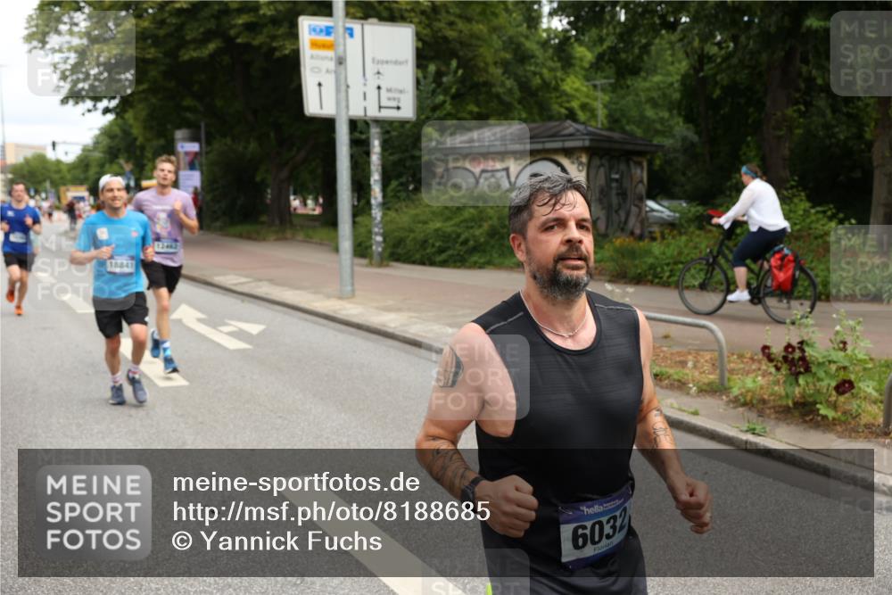 29.06.2025 - hella hamburg halbmarathon Yannick Fuchs http://msf.ph/oto/8188685 29.06.2025 10:30:35 20KM 3843, 4062, 6032, 10384, 10477, 10877, 12447, 12462, 12488, 12514, 13252, 13343, 13419, 14789, 14875, 15115, 15161, 15415, 15701, 15959, 16119, 16123, 17329, 17612, 17691, 18259, 18841 meine-sportfotos.de