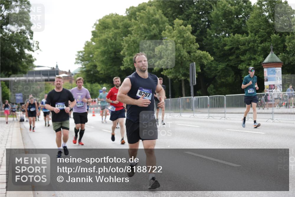 29.06.2025 - hella hamburg halbmarathon Jannik Wohlers http://msf.ph/oto/8188722 29.06.2025 10:23:55 Lombardsbrücke 1005, 1009, 1064, 1389, 2132, 2477, 3285, 3579, 3786, 4162, 4464, 4684, 4719, 4993, 6478, 6524, 6526, 7528, 7920, 7975, 8167, 8187, 8297, 9063, 11306, 12210, 13380, 13573, 13711, 14143, 14433, 14439, 14824, 15456, 16345, 16861, 17147, 17262, 17414, 17559, 17560, 18077, 18109, 18132 meine-sportfotos.de