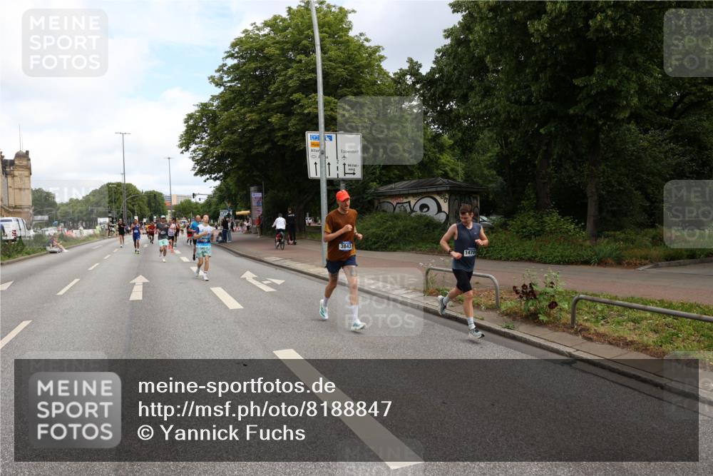 29.06.2025 - hella hamburg halbmarathon Yannick Fuchs http://msf.ph/oto/8188847 29.06.2025 10:30:40 20KM 3843, 4062, 6032, 6829, 6990, 10384, 10477, 10877, 12447, 12462, 12488, 12514, 13252, 13343, 13419, 14789, 14875, 15115, 15161, 15959, 16119, 17329, 17612, 17691, 18259, 18841 meine-sportfotos.de