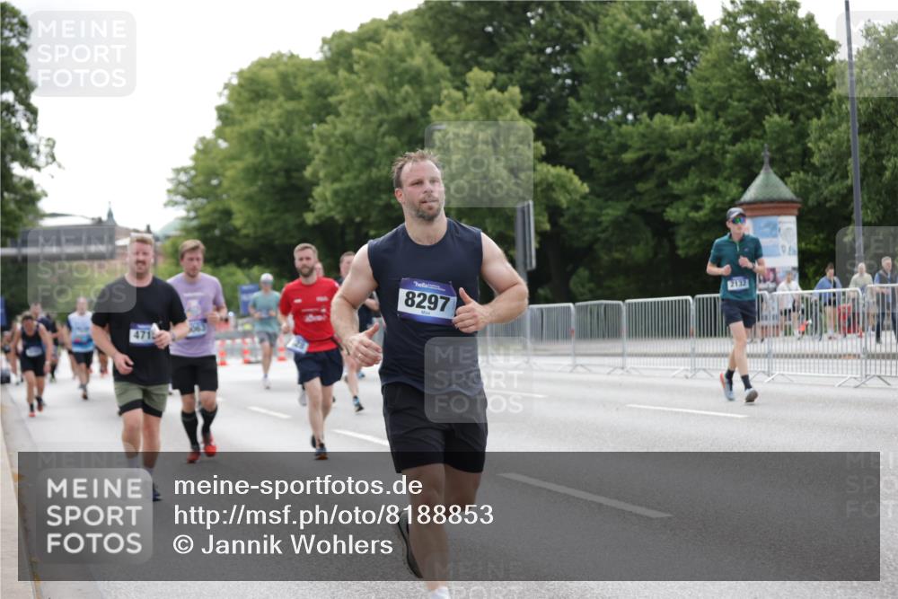 29.06.2025 - hella hamburg halbmarathon Jannik Wohlers http://msf.ph/oto/8188853 29.06.2025 10:23:55 Lombardsbrücke 1005, 1009, 1064, 1389, 2132, 2477, 3285, 3579, 3786, 4162, 4464, 4684, 4719, 4993, 6478, 6524, 6526, 7528, 7920, 7975, 8167, 8187, 8297, 9063, 11306, 12210, 13380, 13573, 13711, 14143, 14433, 14439, 14824, 15456, 16345, 16861, 17147, 17262, 17414, 17559, 17560, 18077, 18109, 18132 meine-sportfotos.de