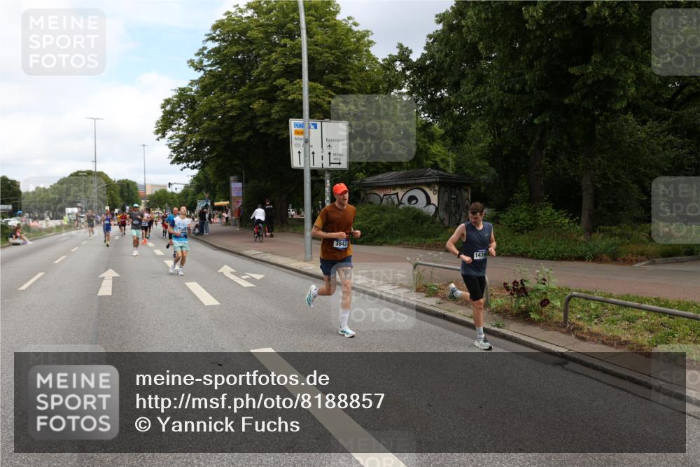 29.06.2025 - hella hamburg halbmarathon Yannick Fuchs http://msf.ph/oto/8188857 29.06.2025 10:30:40 20KM 3843, 4062, 6032, 6829, 6990, 10384, 10477, 10877, 12447, 12462, 12488, 12514, 13252, 13343, 13419, 14789, 14875, 15115, 15161, 15959, 16119, 17329, 17612, 17691, 18259, 18841 meine-sportfotos.de