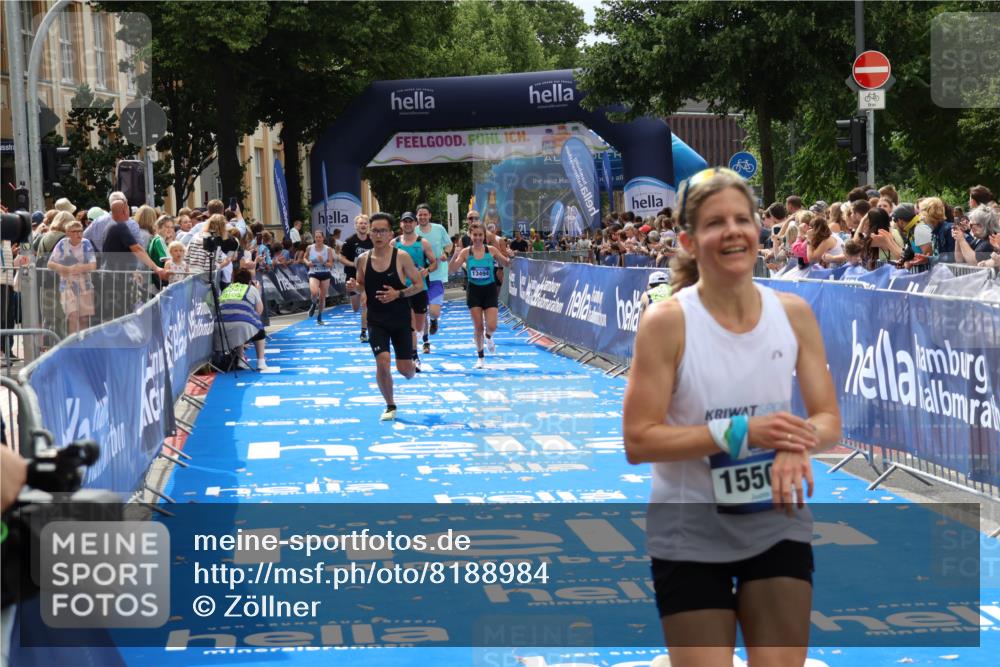 29.06.2025 - hella hamburg halbmarathon Zöllner http://msf.ph/oto/8188984 29.06.2025 10:34:03 Ziel 9345, 9519, 11019, 11227, 13493, 13494, 14448, 15268, 15500, 17877 meine-sportfotos.de