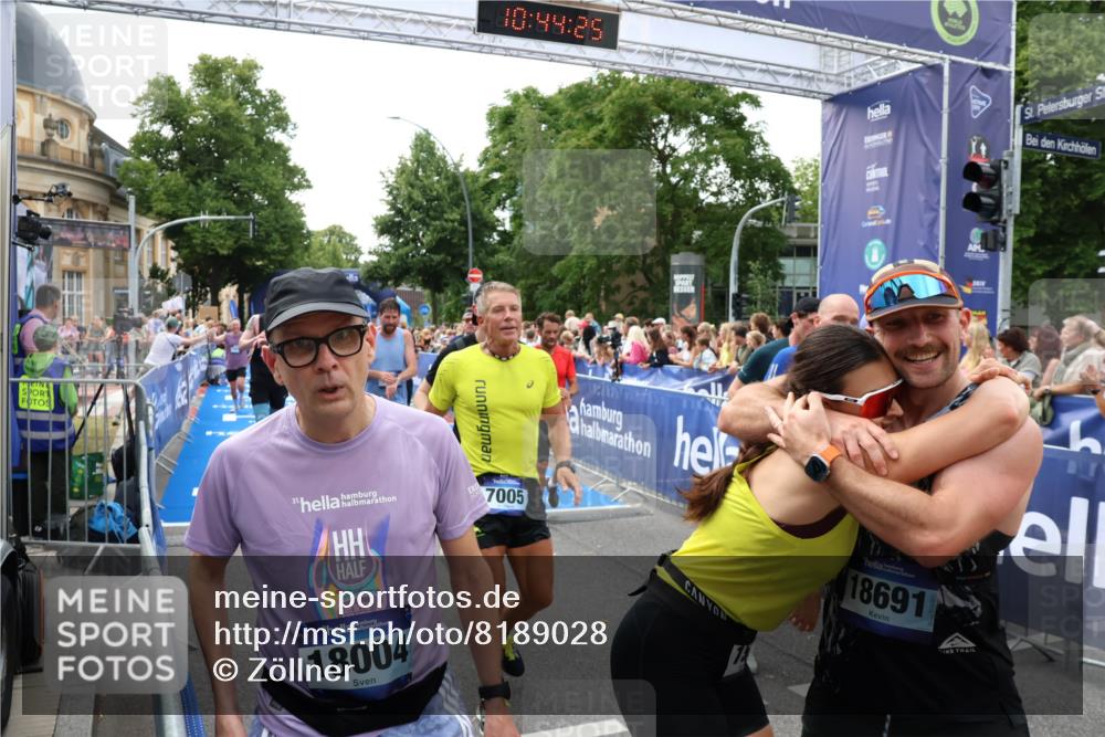 29.06.2025 - hella hamburg halbmarathon Zöllner http://msf.ph/oto/8189028 29.06.2025 10:44:23 Ziel 1220, 1413, 1415, 1902, 5275, 5884, 7191, 8722, 9444, 12528, 16316, 16547, 16803, 16893 meine-sportfotos.de