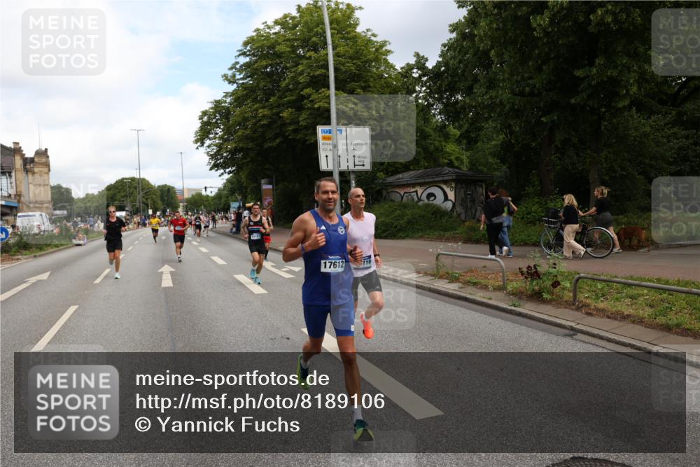 29.06.2025 - hella hamburg halbmarathon Yannick Fuchs http://msf.ph/oto/8189106 29.06.2025 10:30:46 20KM 2399, 2774, 3809, 3843, 4062, 6829, 6990, 6993, 10477, 12447, 12488, 13343, 13419, 14601, 14875, 15115, 15161, 15348, 16119, 17217, 17329, 17612, 17691, 18600 meine-sportfotos.de
