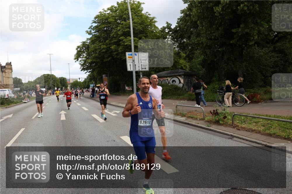 29.06.2025 - hella hamburg halbmarathon Yannick Fuchs http://msf.ph/oto/8189129 29.06.2025 10:30:46 20KM 2399, 2774, 3809, 3843, 4062, 6829, 6990, 6993, 10477, 12447, 12488, 13343, 13419, 14601, 14875, 15115, 15161, 15348, 16119, 17217, 17329, 17612, 17691, 18600 meine-sportfotos.de