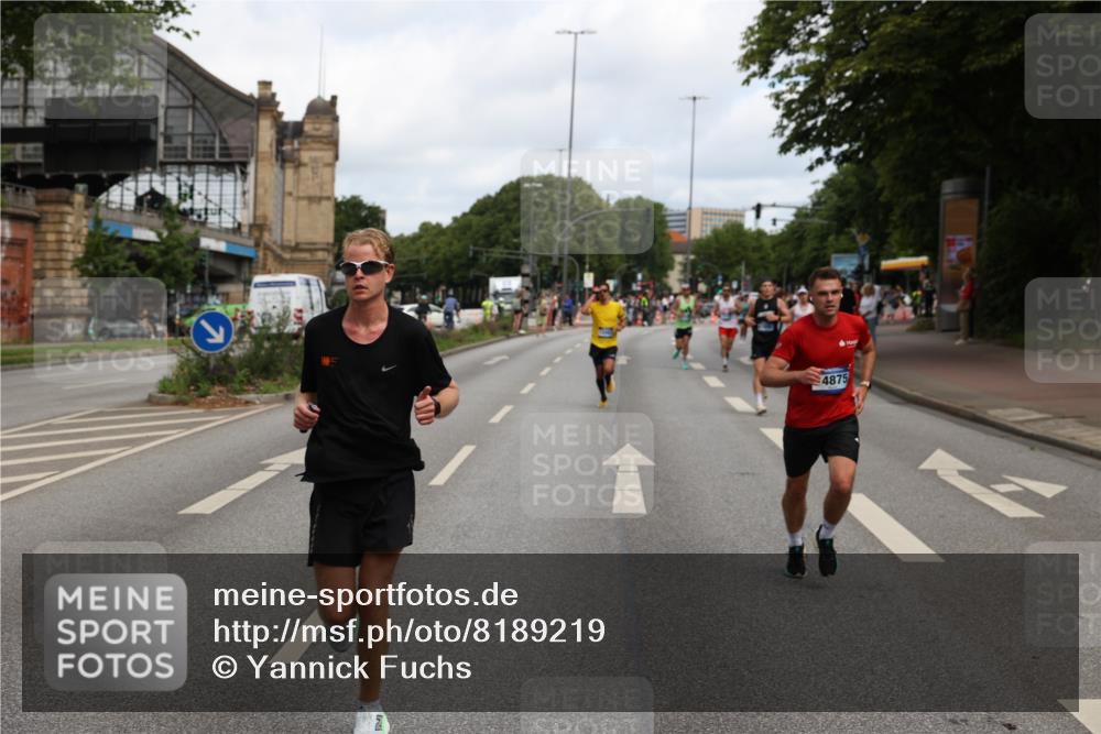 29.06.2025 - hella hamburg halbmarathon Yannick Fuchs http://msf.ph/oto/8189219 29.06.2025 10:30:48 20KM 2399, 2774, 3809, 4062, 6829, 6990, 6993, 10477, 12447, 12488, 13343, 13419, 14601, 14875, 15115, 15161, 15348, 16119, 17217, 17329, 17612, 17691, 18156, 18600 meine-sportfotos.de