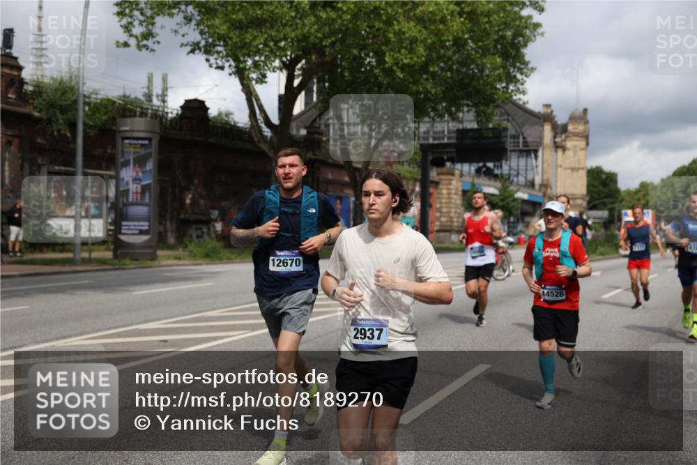 29.06.2025 - hella hamburg halbmarathon Yannick Fuchs http://msf.ph/oto/8189270 29.06.2025 10:43:49 20KM 2013, 2504, 2516, 2878, 2889, 2937, 3414, 3543, 3562, 3692, 4017, 4832, 5460, 5978, 6115, 7100, 7332, 7657, 8112, 8437, 8454, 8813, 9126, 9200, 9463, 9491, 9551, 9597, 9619, 9723, 9924, 9965, 10189, 11339, 11819, 11977, 12035, 12271, 12670, 13159, 13225, 13690, 13976, 14526, 14838, 15519, 15523, 15966, 16114, 16653, 16731, 16738, 16843, 16877, 16891, 17001, 17753, 17908, 18058, 18350, 18926, 18960, 19109 meine-sportfotos.de