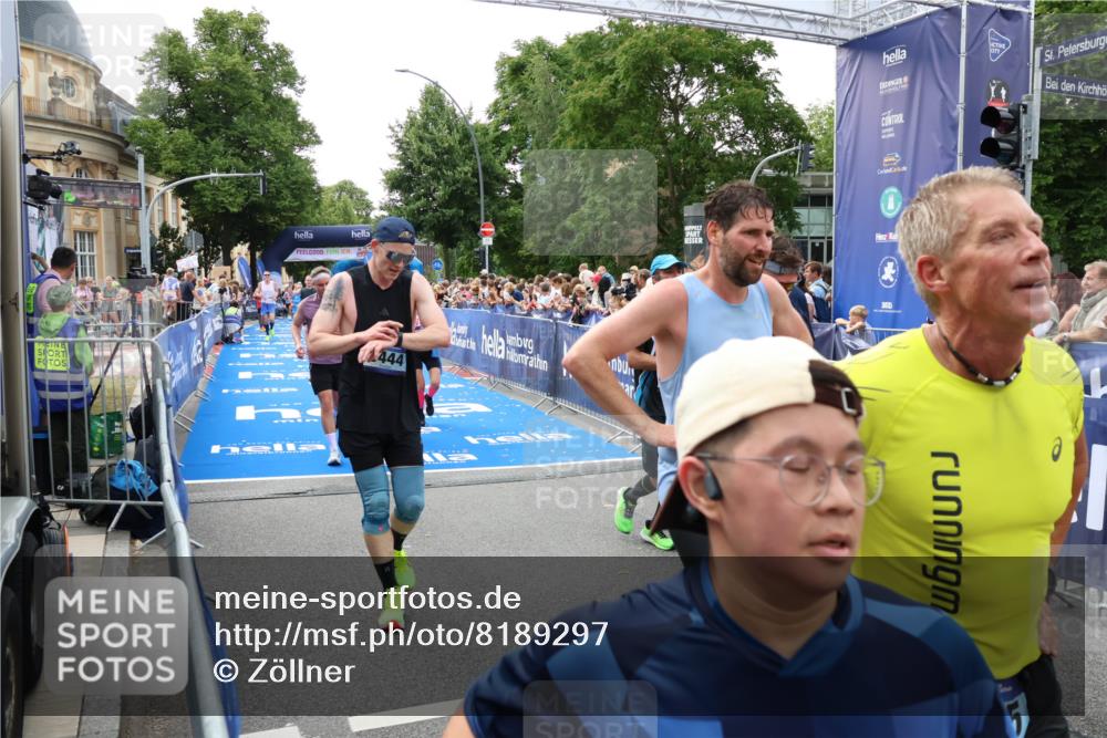 29.06.2025 - hella hamburg halbmarathon Zöllner http://msf.ph/oto/8189297 29.06.2025 10:44:26 Ziel 1057, 1220, 1902, 4310, 4691, 7191, 12327, 12528, 16547, 16803, 18806 meine-sportfotos.de