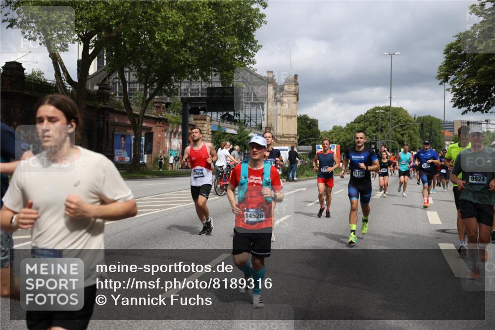 29.06.2025 - hella hamburg halbmarathon Yannick Fuchs http://msf.ph/oto/8189316 29.06.2025 10:43:49 20KM 2013, 2504, 2516, 2878, 2889, 2937, 3414, 3543, 3562, 3692, 4017, 4832, 5460, 5978, 6115, 7100, 7332, 7657, 8112, 8437, 8454, 8813, 9126, 9200, 9463, 9491, 9551, 9597, 9619, 9723, 9924, 9965, 10189, 11339, 11819, 11977, 12035, 12271, 12670, 13159, 13225, 13690, 13976, 14526, 14838, 15519, 15523, 15966, 16114, 16653, 16731, 16738, 16843, 16877, 16891, 17001, 17753, 17908, 18058, 18350, 18926, 18960, 19109 meine-sportfotos.de