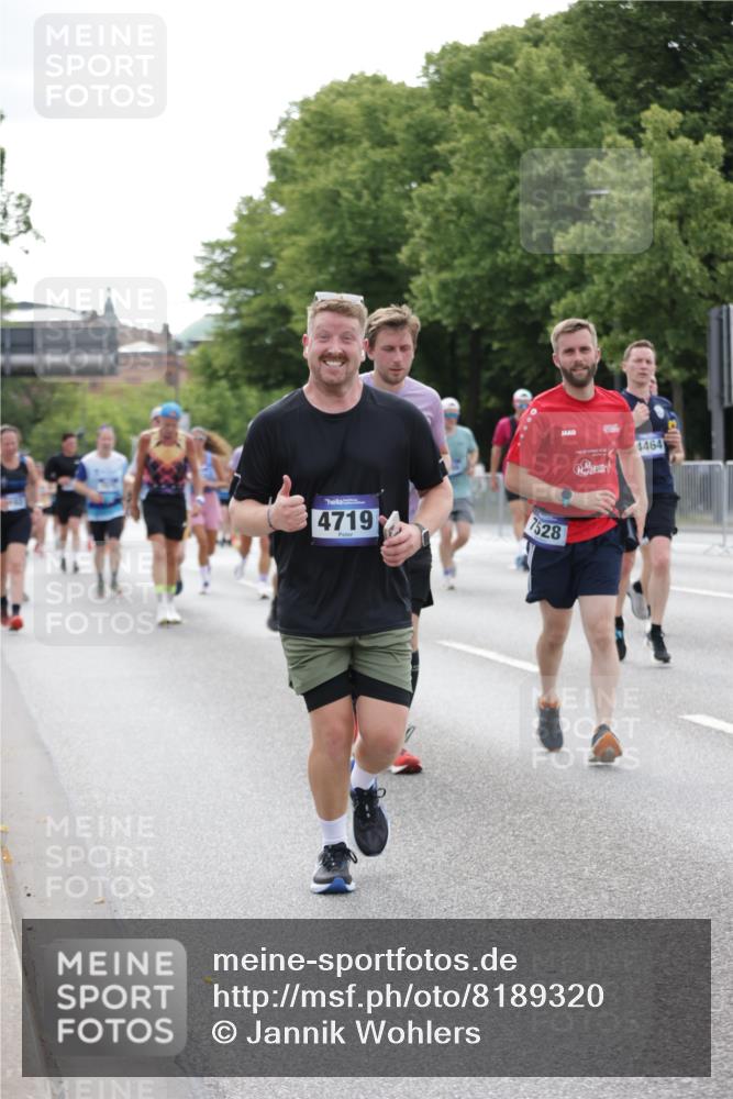 29.06.2025 - hella hamburg halbmarathon Jannik Wohlers http://msf.ph/oto/8189320 29.06.2025 10:23:57 Lombardsbrücke 1005, 1009, 1064, 2132, 2477, 3285, 3579, 3786, 4162, 4464, 4684, 4719, 4993, 6478, 6524, 6526, 7528, 7920, 7975, 8167, 8187, 8297, 9063, 12210, 13380, 13573, 13711, 14143, 14433, 14439, 14824, 15456, 16345, 16861, 17147, 17262, 17559, 17560, 18077, 18109, 18132, 19080 meine-sportfotos.de