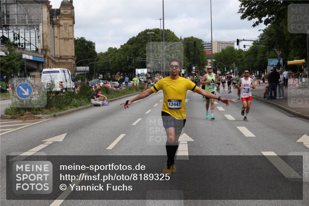 29.06.2025 - hella hamburg halbmarathon Yannick Fuchs http://msf.ph/oto/8189325 29.06.2025 10:30:52 20KM 2399, 2774, 3809, 6829, 6990, 6993, 10477, 10852, 12447, 12488, 13343, 13419, 14601, 14622, 14875, 15115, 15161, 15348, 15621, 16119, 17217, 17329, 17612, 17691, 18156, 18600 meine-sportfotos.de