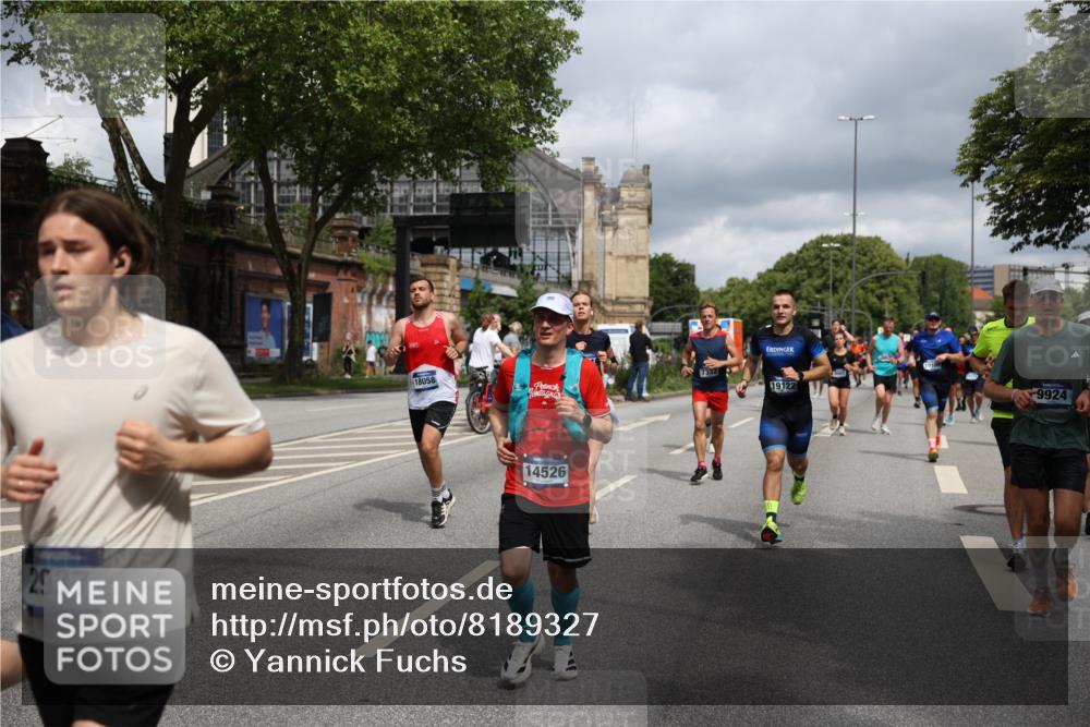 29.06.2025 - hella hamburg halbmarathon Yannick Fuchs http://msf.ph/oto/8189327 29.06.2025 10:43:49 20KM 2013, 2504, 2516, 2878, 2889, 2937, 3414, 3543, 3562, 3692, 4017, 4832, 5460, 5978, 6115, 7100, 7332, 7657, 8112, 8437, 8454, 8813, 9126, 9200, 9463, 9491, 9551, 9597, 9619, 9723, 9924, 9965, 10189, 11339, 11819, 11977, 12035, 12271, 12670, 13159, 13225, 13690, 13976, 14526, 14838, 15519, 15523, 15966, 16114, 16653, 16731, 16738, 16843, 16877, 16891, 17001, 17753, 17908, 18058, 18350, 18926, 18960, 19109 meine-sportfotos.de