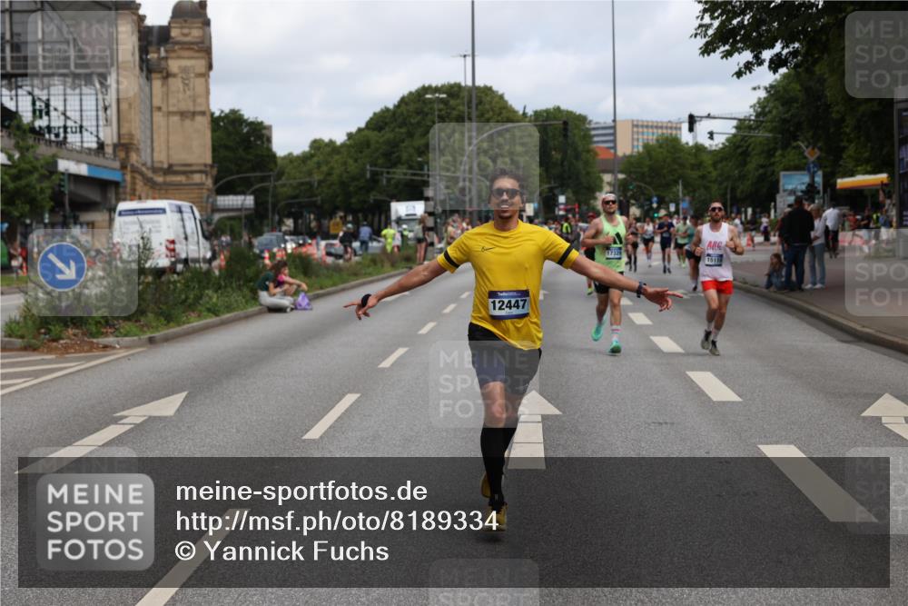 29.06.2025 - hella hamburg halbmarathon Yannick Fuchs http://msf.ph/oto/8189334 29.06.2025 10:30:52 20KM 2399, 2774, 3809, 6829, 6990, 6993, 10477, 10852, 12447, 12488, 13343, 13419, 14601, 14622, 14875, 15115, 15161, 15348, 15621, 16119, 17217, 17329, 17612, 17691, 18156, 18600 meine-sportfotos.de