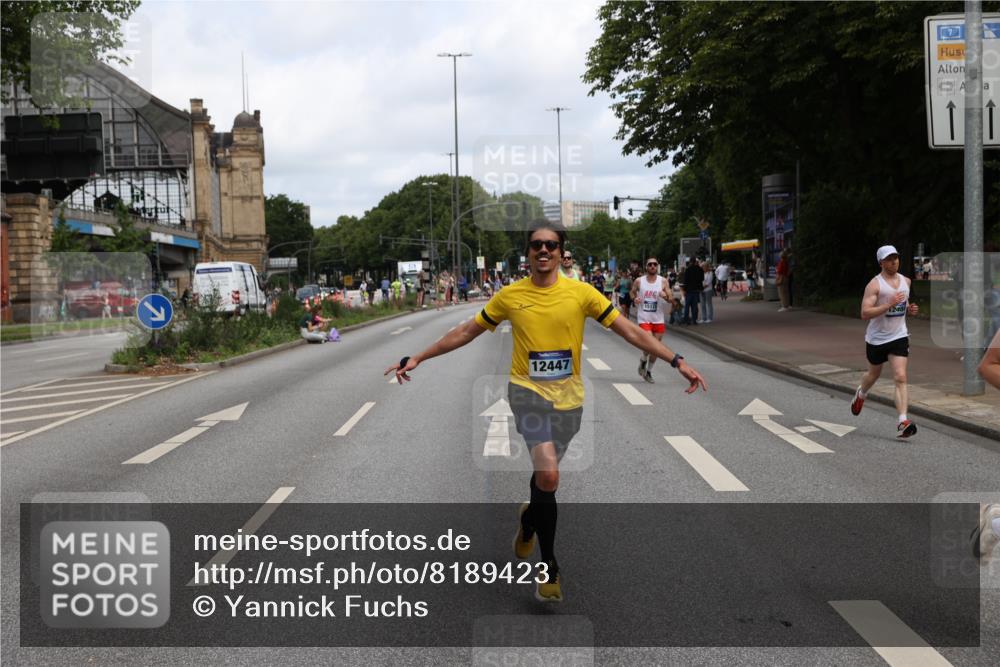 29.06.2025 - hella hamburg halbmarathon Yannick Fuchs http://msf.ph/oto/8189423 29.06.2025 10:30:52 20KM 2399, 2774, 3809, 6829, 6990, 6993, 10477, 10852, 12447, 12488, 13343, 13419, 14601, 14622, 14875, 15115, 15161, 15348, 15621, 16119, 17217, 17329, 17612, 17691, 18156, 18600 meine-sportfotos.de