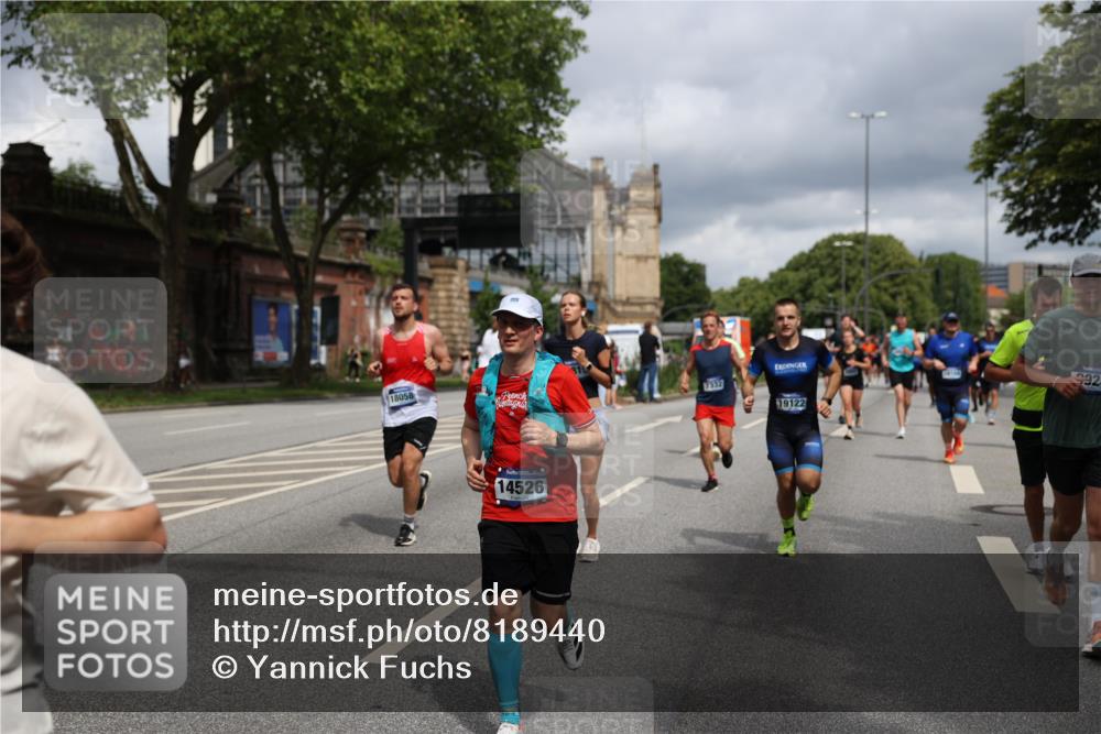 29.06.2025 - hella hamburg halbmarathon Yannick Fuchs http://msf.ph/oto/8189440 29.06.2025 10:43:49 20KM 2013, 2504, 2516, 2878, 2889, 2937, 3414, 3543, 3562, 3692, 4017, 4832, 5460, 5978, 6115, 7100, 7332, 7657, 8112, 8437, 8454, 8813, 9126, 9200, 9463, 9491, 9551, 9597, 9619, 9723, 9924, 9965, 10189, 11339, 11819, 11977, 12035, 12271, 12670, 13159, 13225, 13690, 13976, 14526, 14838, 15519, 15523, 15966, 16114, 16653, 16731, 16738, 16843, 16877, 16891, 17001, 17753, 17908, 18058, 18350, 18926, 18960, 19109 meine-sportfotos.de