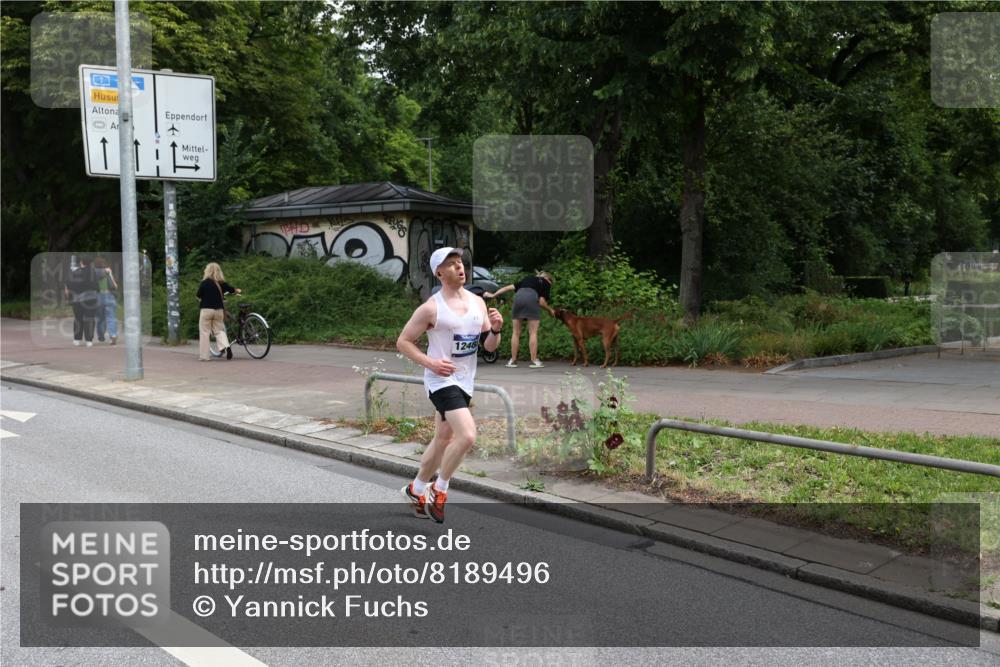29.06.2025 - hella hamburg halbmarathon Yannick Fuchs http://msf.ph/oto/8189496 29.06.2025 10:30:54 20KM 2399, 2774, 3809, 6829, 6990, 6993, 10852, 12051, 12447, 12488, 13343, 13419, 13991, 14601, 14622, 14875, 15115, 15161, 15348, 15621, 17217, 17329, 17691, 18156, 18600 meine-sportfotos.de
