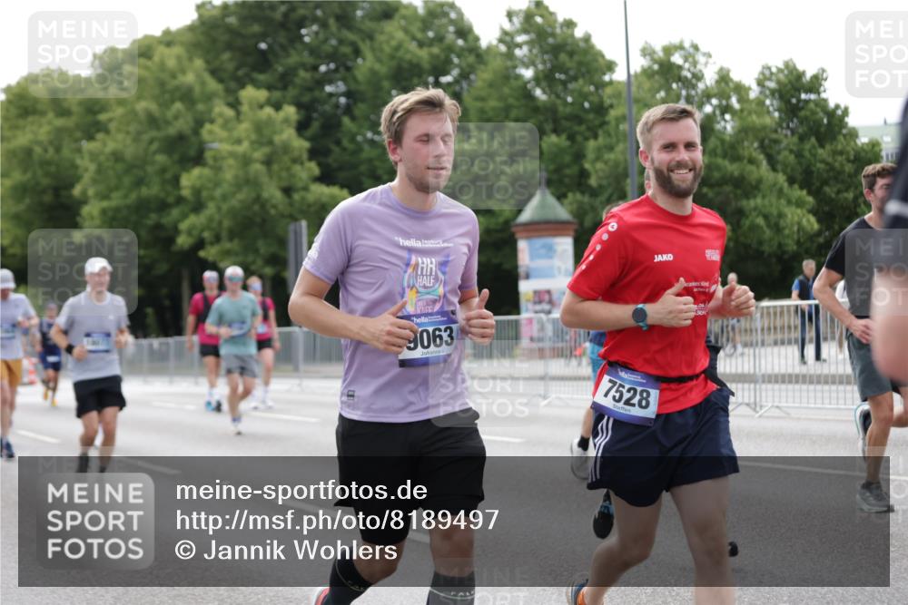 29.06.2025 - hella hamburg halbmarathon Jannik Wohlers http://msf.ph/oto/8189497 29.06.2025 10:23:59 Lombardsbrücke 1005, 1009, 1064, 2132, 2477, 3285, 3786, 4162, 4464, 4684, 4719, 6478, 6524, 6526, 7528, 7920, 7975, 8167, 8187, 8297, 9063, 12210, 13380, 13573, 13638, 13711, 14143, 14824, 16345, 16861, 17147, 17559, 17560, 18077, 18109, 18132, 19080 meine-sportfotos.de