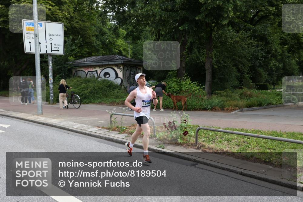 29.06.2025 - hella hamburg halbmarathon Yannick Fuchs http://msf.ph/oto/8189504 29.06.2025 10:30:54 20KM 2399, 2774, 3809, 6829, 6990, 6993, 10852, 12051, 12447, 12488, 13343, 13419, 13991, 14601, 14622, 14875, 15115, 15161, 15348, 15621, 17217, 17329, 17691, 18156, 18600 meine-sportfotos.de