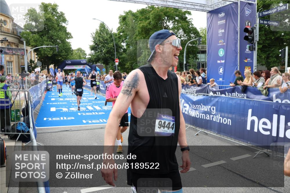 29.06.2025 - hella hamburg halbmarathon Zöllner http://msf.ph/oto/8189522 29.06.2025 10:44:29 Ziel 1057, 1902, 4310, 4691, 7191, 8928, 12327, 12554, 14464, 14667, 16803, 17729, 18806 meine-sportfotos.de
