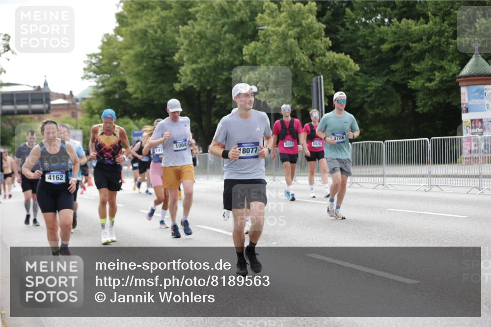 29.06.2025 - hella hamburg halbmarathon Jannik Wohlers http://msf.ph/oto/8189563 29.06.2025 10:24:00 Lombardsbrücke 1005, 1009, 1064, 2132, 2477, 3285, 3421, 3786, 4162, 4464, 4684, 4719, 6478, 6524, 6526, 7528, 7975, 8167, 8297, 9063, 12210, 13111, 13113, 13380, 13573, 13638, 13711, 14143, 14824, 16345, 16861, 17559, 17560, 18077, 18109, 18132, 19080 meine-sportfotos.de