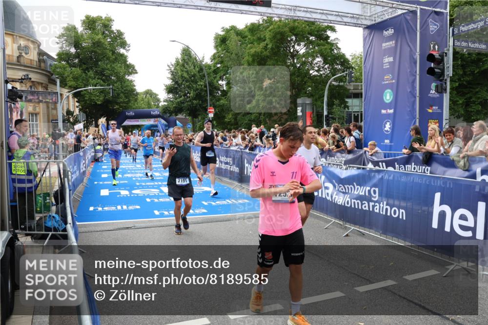 29.06.2025 - hella hamburg halbmarathon Zöllner http://msf.ph/oto/8189585 29.06.2025 10:44:30 Ziel 1057, 1902, 4310, 4691, 7191, 7322, 8928, 12327, 12554, 14464, 14667, 16803, 17729, 18765, 18806 meine-sportfotos.de