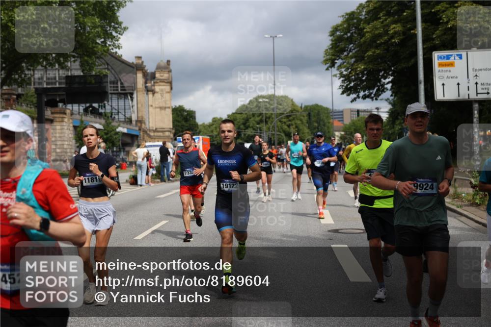 29.06.2025 - hella hamburg halbmarathon Yannick Fuchs http://msf.ph/oto/8189604 29.06.2025 10:43:50 20KM 2013, 2504, 2516, 2878, 2889, 2937, 3414, 3543, 3562, 3692, 4017, 4832, 5460, 5978, 6115, 7100, 7332, 7657, 8437, 8454, 8813, 9126, 9200, 9463, 9491, 9551, 9597, 9619, 9723, 9924, 9965, 10189, 11339, 11819, 12035, 12271, 12670, 13159, 13225, 13690, 13976, 14526, 14838, 15519, 15523, 15966, 16114, 16403, 16653, 16731, 16738, 16843, 16877, 16891, 17001, 17753, 17908, 18058, 18350, 18926, 18960, 19109 meine-sportfotos.de