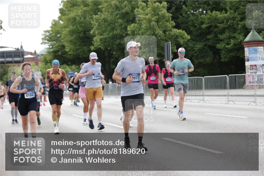29.06.2025 - hella hamburg halbmarathon Jannik Wohlers http://msf.ph/oto/8189620 29.06.2025 10:24:00 Lombardsbrücke 1005, 1009, 1064, 2132, 2477, 3285, 3421, 3786, 4162, 4464, 4684, 4719, 6478, 6524, 6526, 7528, 7975, 8167, 8297, 9063, 12210, 13111, 13113, 13380, 13573, 13638, 13711, 14143, 14824, 16345, 16861, 17559, 17560, 18077, 18109, 18132, 19080 meine-sportfotos.de