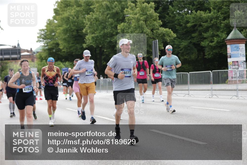 29.06.2025 - hella hamburg halbmarathon Jannik Wohlers http://msf.ph/oto/8189629 29.06.2025 10:24:00 Lombardsbrücke 1005, 1009, 1064, 2132, 2477, 3285, 3421, 3786, 4162, 4464, 4684, 4719, 6478, 6524, 6526, 7528, 7975, 8167, 8297, 9063, 12210, 13111, 13113, 13380, 13573, 13638, 13711, 14143, 14824, 16345, 16861, 17559, 17560, 18077, 18109, 18132, 19080 meine-sportfotos.de