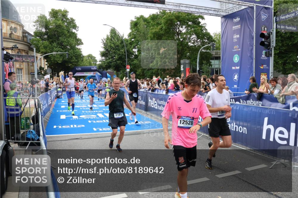 29.06.2025 - hella hamburg halbmarathon Zöllner http://msf.ph/oto/8189642 29.06.2025 10:44:31 Ziel 1057, 4310, 4691, 7322, 8928, 12327, 12554, 14464, 14667, 16803, 17097, 17729, 18765, 18806 meine-sportfotos.de