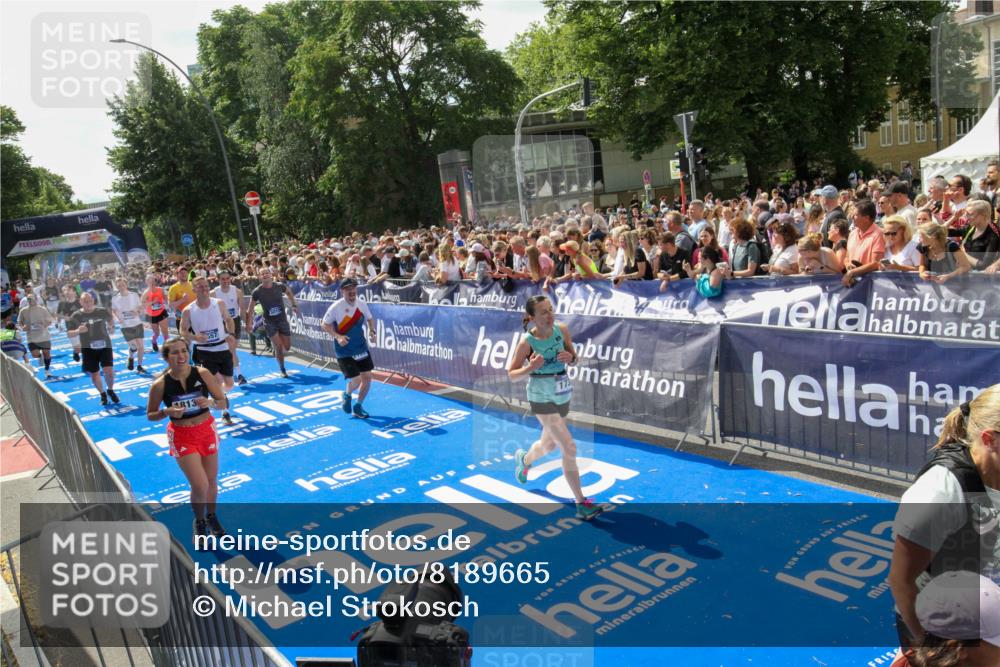 29.06.2025 - hella hamburg halbmarathon Michael Strokosch http://msf.ph/oto/8189665 29.06.2025 11:34:05 Ziel 1029, 1732, 2199, 3010, 3511, 3880, 5557, 6092, 6093, 7140, 7570, 8306, 9715, 12755, 13422, 15004, 17443, 18132, 18378, 18998 meine-sportfotos.de