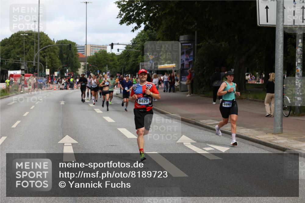 29.06.2025 - hella hamburg halbmarathon Yannick Fuchs http://msf.ph/oto/8189723 29.06.2025 10:30:59 20KM 2399, 2774, 3809, 6829, 6915, 6990, 6993, 10852, 11620, 12051, 12168, 12447, 12488, 13343, 13991, 14601, 14622, 15115, 15348, 15621, 17078, 17217, 17329, 17691, 18156, 18600 meine-sportfotos.de