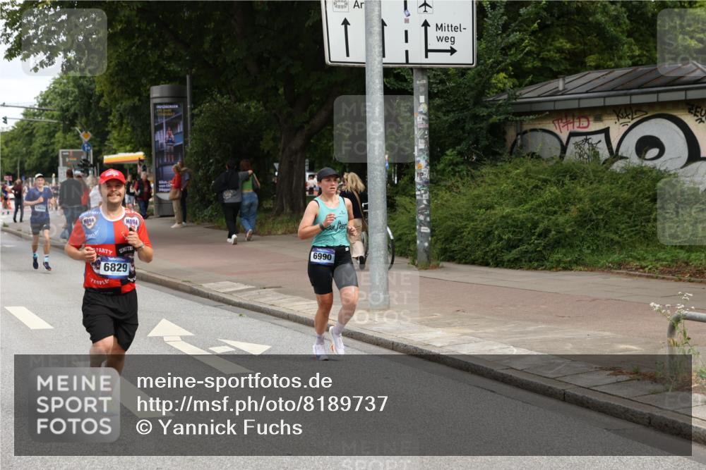 29.06.2025 - hella hamburg halbmarathon Yannick Fuchs http://msf.ph/oto/8189737 29.06.2025 10:30:59 20KM 2399, 2774, 3809, 6829, 6915, 6990, 6993, 10852, 11620, 12051, 12168, 12447, 12488, 13343, 13991, 14601, 14622, 15115, 15348, 15621, 17078, 17217, 17329, 17691, 18156, 18600 meine-sportfotos.de