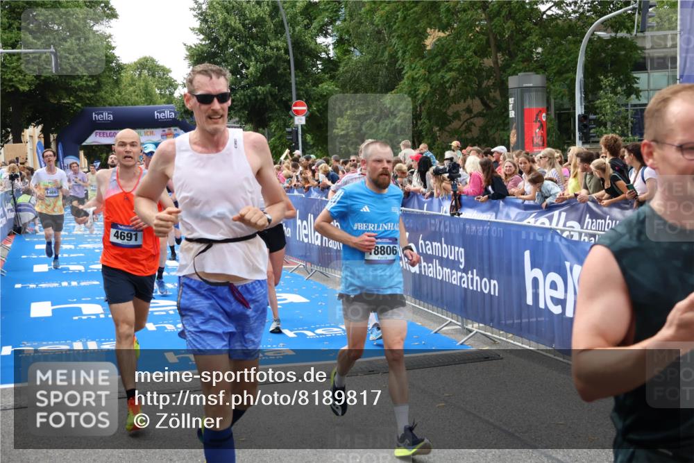 29.06.2025 - hella hamburg halbmarathon Zöllner http://msf.ph/oto/8189817 29.06.2025 10:44:33 Ziel 1057, 1468, 3305, 4310, 4691, 7322, 7710, 8928, 12327, 12554, 14464, 14667, 15862, 17097, 17729, 18765, 18806 meine-sportfotos.de